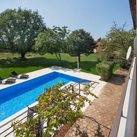 Apartment With Private Pool And Large Garden