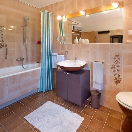 Apartment With Private Pool And Large Garden *