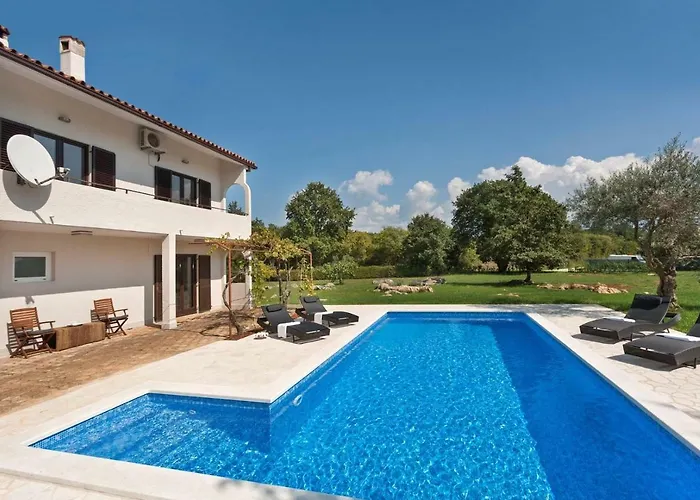 アパート With Private Pool And Large Garden *