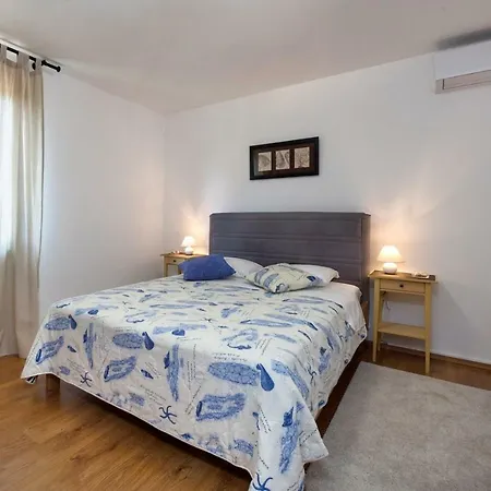 Apartman With Private Pool And Large Garden *