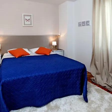 With Private Pool And Large Garden Apartman *