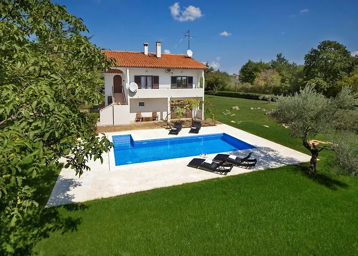 With Private Pool And Large Garden Apartamento *