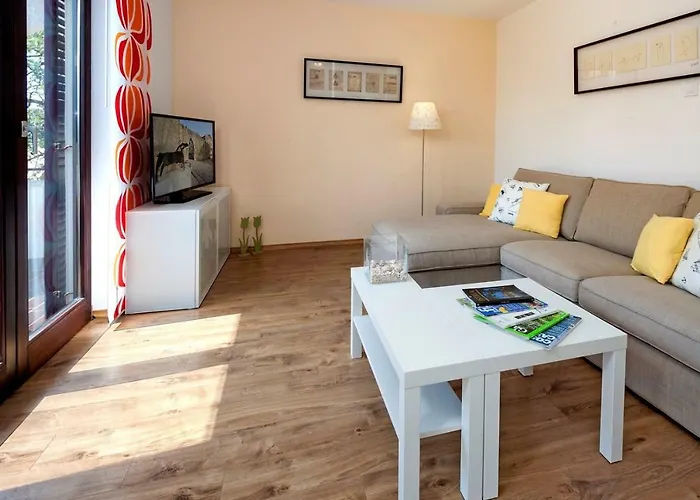 With Private Pool And Large Garden Nova Vas (Porec)