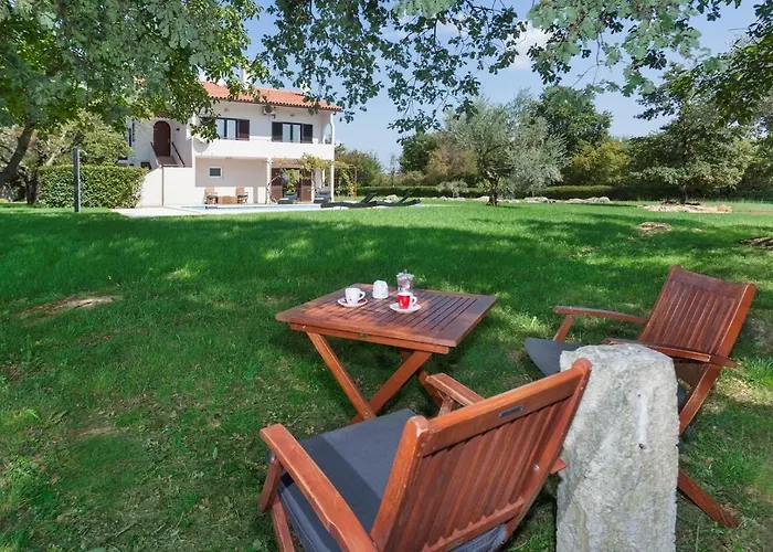 With Private Pool And Large Garden * Nova Vas (Porec)