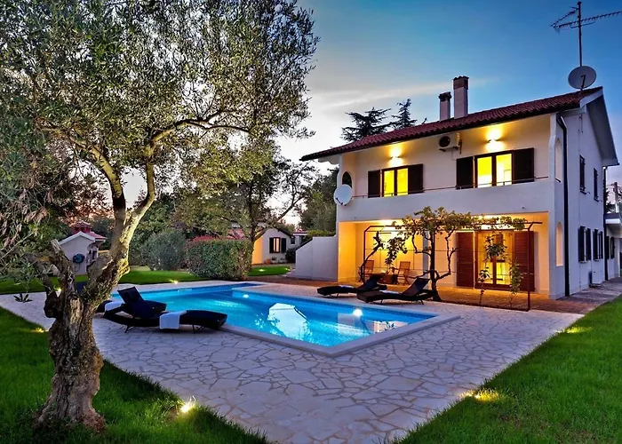 Apartamento With Private Pool And Large Garden