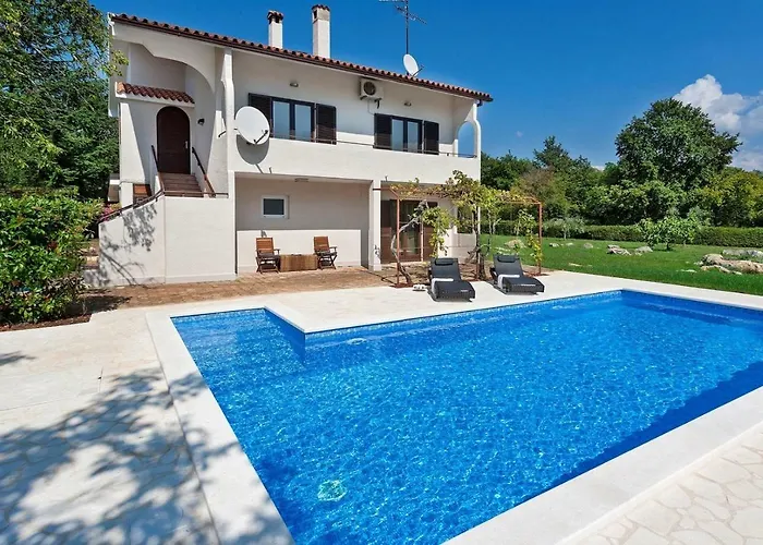 アパート With Private Pool And Large Garden